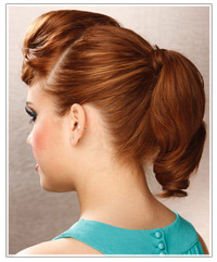 Model with ponytail upstyle