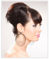 Model with long straight upstyle