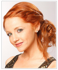 Model with copper red hair