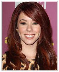 Jillian Rose Reed is a perfect example of someone with peaches n&#39; cream skin. Her skin is fair, but she has a healthy glow that stems from her warm ... - jillian-rose-reid-makeup-for-peaches-n-cream-skin