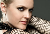 Celebrity Hair Interview: Elaine Hendrix
