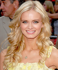 Sara Paxton hairstyles