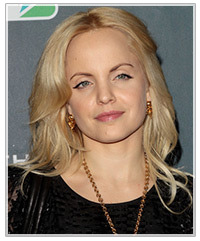 Mena Suvari hairstyles