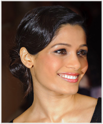 Celebrity Hairstyle Idea: How to Get Messy Wavy Hair Like Freida Pinto's