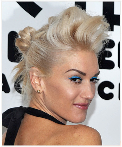 Gwen Stefani Long Straight Blonde Hairstyle.