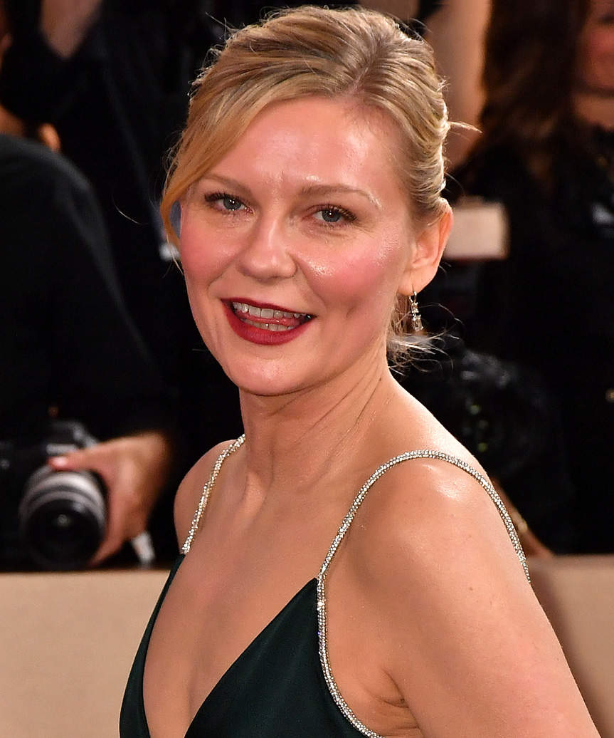 Kristen Dunst Hairstyle Golden Globes 2026