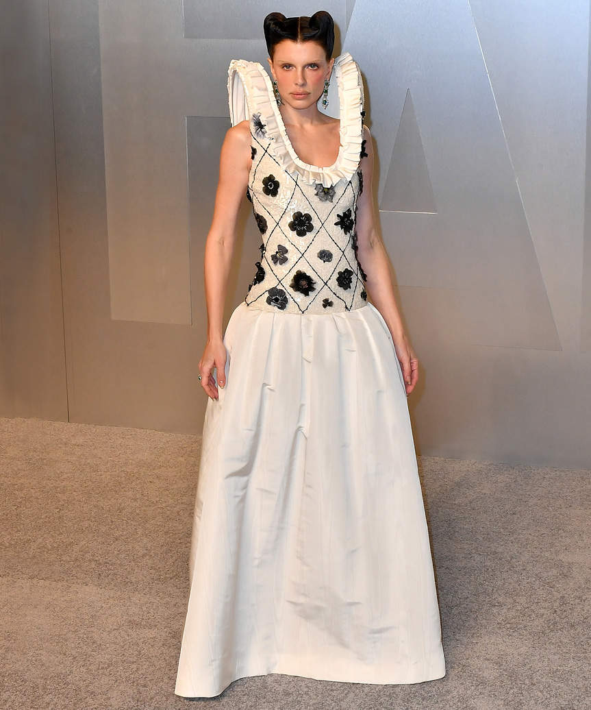 Julia Fox Hairstyle - 2026 Oscars