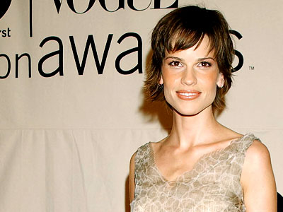 Hilary Swank bangs