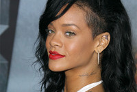 Rihanna Goes Au Naturel Sort Of | TheHairStyler.com